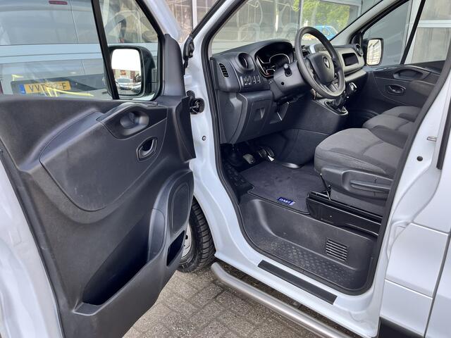 Renault TRAFIC 1.6 dCi L1H1 2x Schuifdeur Kastinrichting Airco Cruise controle Kastinrichting 3-Persoons Telefoonverbinding Parkeersensoren achter Sitebars 1e eigenaar Euro 6 Dealer onderhouden