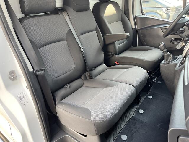 Renault TRAFIC 1.6 dCi L1H1 2x Schuifdeur Kastinrichting Airco Cruise controle Kastinrichting 3-Persoons Telefoonverbinding Parkeersensoren achter Sitebars 1e eigenaar Euro 6 Dealer onderhouden