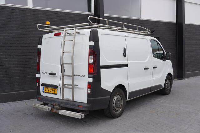 Renault TRAFIC 1.6 dCi EURO 6 - Airco - Cruise - PDC - Trekhaak - ¤ 10.900,- Excl.