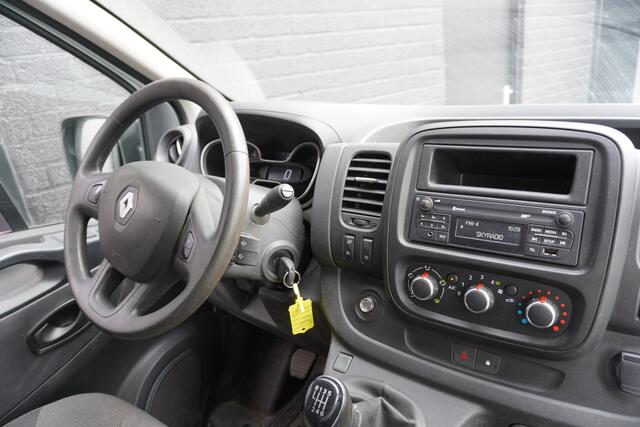 Renault TRAFIC 1.6 dCi EURO 6 - Airco - Cruise - PDC - Trekhaak - ¤ 10.900,- Excl.