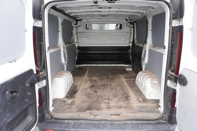 Renault TRAFIC 1.6 dCi EURO 6 - Airco - Cruise - PDC - Trekhaak - ¤ 10.900,- Excl.