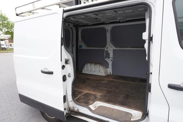 Renault TRAFIC 1.6 dCi EURO 6 - Airco - Cruise - PDC - Trekhaak - ¤ 10.900,- Excl.