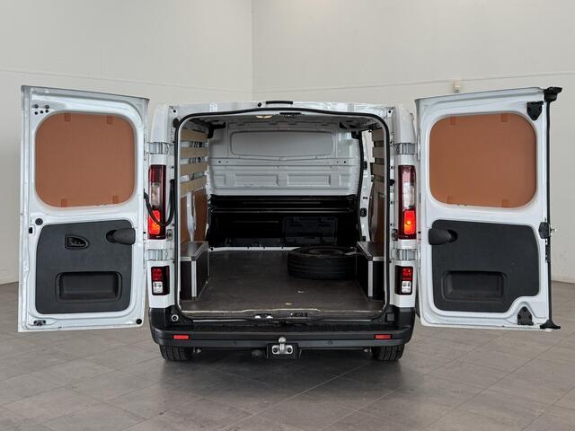 Renault TRAFIC 2.0 dCi 130 T30 L2H1 Work Edition | Trekhaak | Bedrijfswageninrichting | Parkeersensoren voor, achter en achteruitrijcamera | Apple Carplay/Android Auto