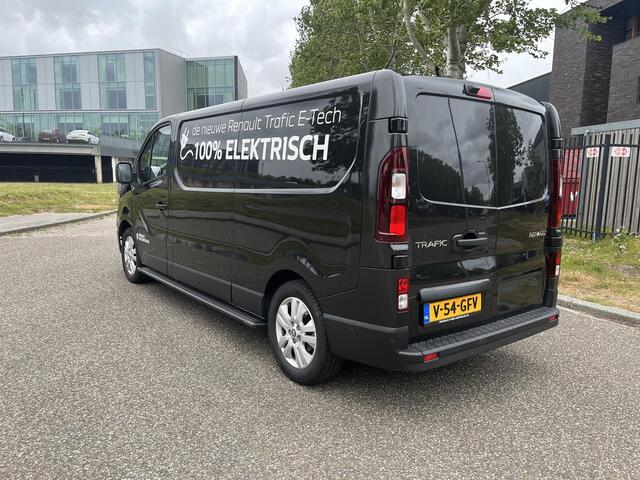 Renault TRAFIC E-Tech T29 L2H1 Advance 52 kWh Renault Trafic E-Tech T29 L2H1 52 kWh ANDROID AUTO / APPLE CARPLAY / AIRCO / NAVIGATIE / PARKEERSENSOREN+CAMERA.