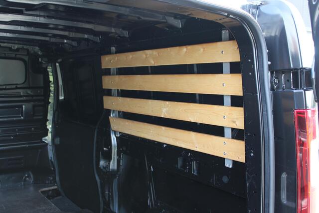 Renault TRAFIC 2.0 dCi 110 T30 L2H1 Work Edition / DEMO / LAADVLOER & LATTEN / PARKEERSENSOREN / AIRCO / CRUISE CONTROL / APPLE CARPLAY