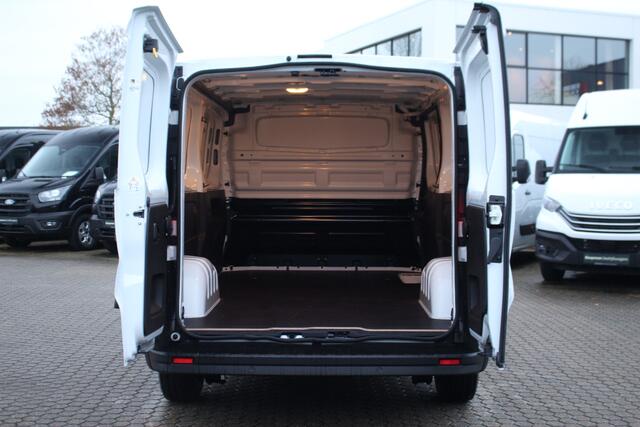 Renault TRAFIC 2.0 Blue dCi 150pk T30 L2H1 | Cruise | Carplay/Android | Lease 501,- p/m