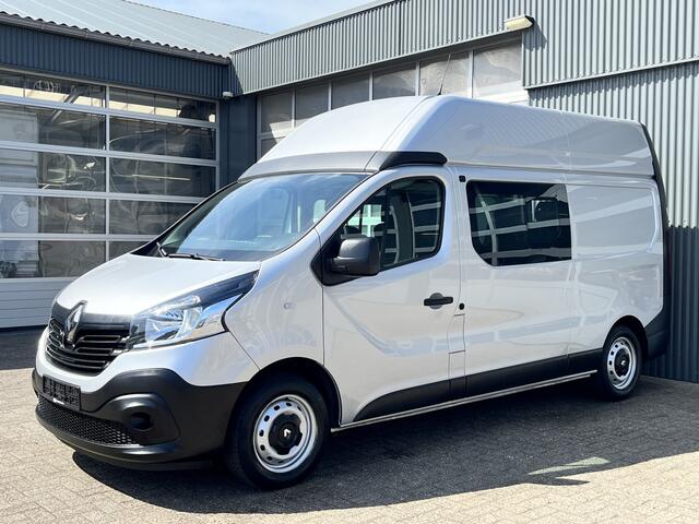 Renault TRAFIC 1.6 dCi T29 L2H2 Airco Navigatie Telefoonvoorbereiding Cruise controle 7-Persoons Omvormer Parkeerhulp achter Verlengde wielbasis 1e eigenaar Euro 6 Btw en Bpm vrij voor particulier gebruik !! Ex overheidsaut