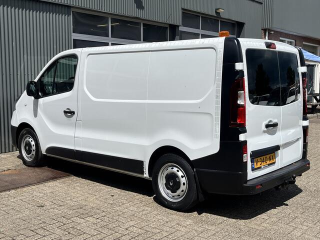 Renault TRAFIC 1.6 dCi L1H1 Airco Cruise control Kastinrichting Trekhaak 2000kg trekgewicht Parkeersensoren achter 2-Persoons Achterruitrij camera 1e eigenaar Omvormer Euro 6 Bpm vrij voor particulier gebruik!!