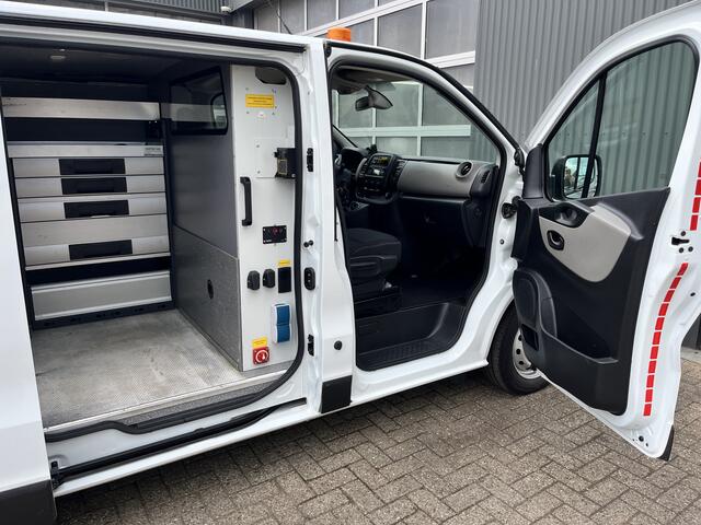 Renault TRAFIC 1.6 dCi L1H1 Airco Cruise control Kastinrichting Trekhaak 2000kg trekgewicht Parkeersensoren achter 2-Persoons Achterruitrij camera 1e eigenaar Omvormer Euro 6 Bpm vrij voor particulier gebruik!!