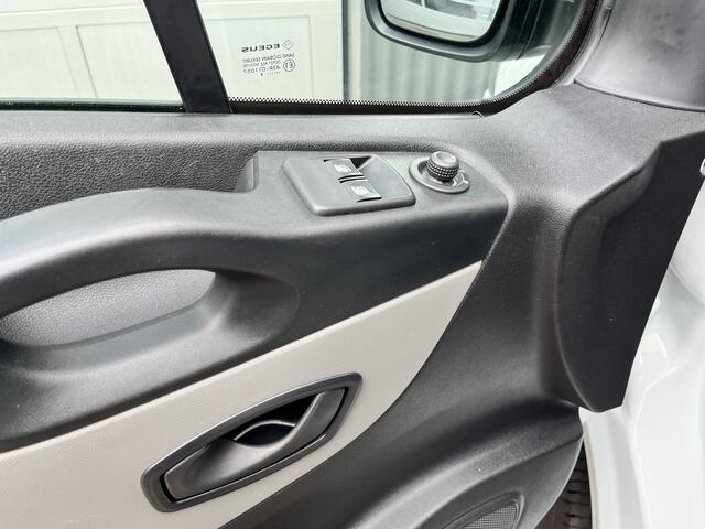 Renault TRAFIC 1.6 dCi L1H1 Airco Cruise control Kastinrichting Trekhaak 2000kg trekgewicht Parkeersensoren achter 2-Persoons Achterruitrij camera 1e eigenaar Omvormer Euro 6 Bpm vrij voor particulier gebruik!!