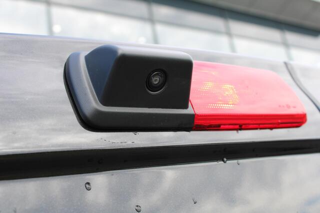 Renault TRAFIC E-Tech T29 L2H1 Comfort 52 kWh / EASY LINK NAVIGATIE / AIRBAG PASSAGIER / UITGEBREIDE PARKEER HUPL / PACK VISION / RESERVEWIEL / HANDSFREE CARD