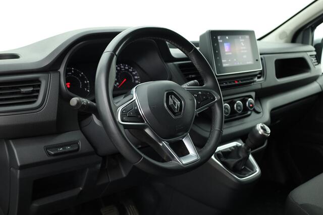 Renault TRAFIC 2.0 dCi 130pk Dubb.Cab. | L2H1 | 6 pers. | Airco | PDC | Trekhaak | Zilver met. | CarPlay