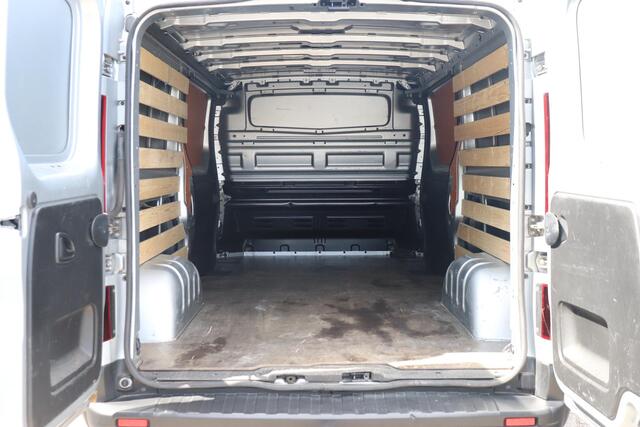 Renault TRAFIC 2.0 dCi 130 T30 L2H1 Work Edition | Parkeersensor | Airco | Trekhaak | Navigatie | Laadruimte betimmering | 2 schuifdeuren |