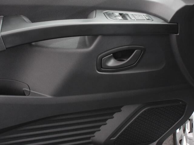 Renault TRAFIC 2.0 Blue dCi 130 T30 L2H1 Advance Navigatie Airco Lichtmetalen velgen Betimmering Trekhaak Parkeer sensoren Dab