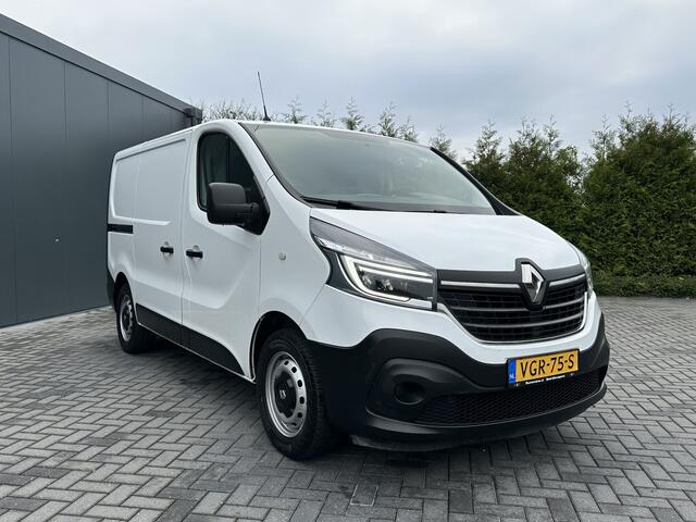 Renault TRAFIC 2.0 dCi 120 PK / L1H1 / 1e EIG. / TREKHAAK / 2x SCHUIFDEUR / AIRCO / CRUISE / NAVI / LED KOPLAMPEN