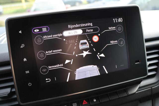 Renault TRAFIC 2.0 dCi 150 PK DC | CarPlay | PDC | Cruise control | Lane Assist | DAB | 6-Zitter | Keyless go | Spoilerkit | BPM Vrij | Dubbel Cabine | Fabrieksgarantie