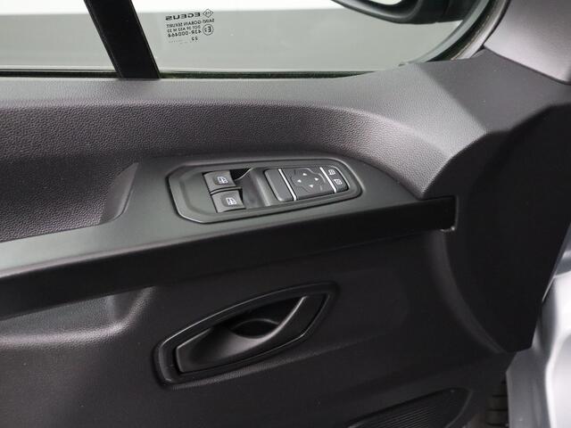 Renault TRAFIC 2.0DCi 130PK Lang Dubbele Cabine | Multimedia | Camera | 6-Persoons | Airco | Cruise | Trekhaak