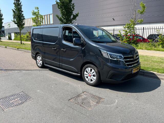 Renault TRAFIC Red 2.0 CDI, L1 H1, 150 PK, Euro 6, Airco, cruise, nav, camera,