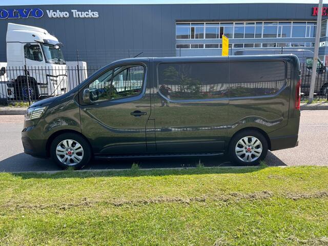 Renault TRAFIC Red 2.0 CDI, L1 H1, 150 PK, Euro 6, Airco, cruise, nav, camera,