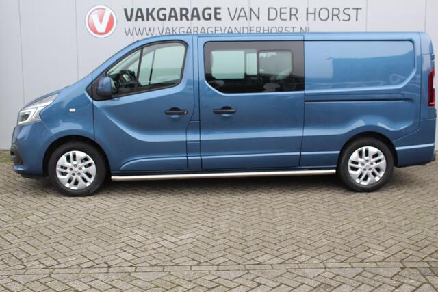 Renault TRAFIC 2.0-145pk dCi T29 L2H1 dubb. cabine Comfort. Erg nette Renault Trafic mèt dubbele cabine. Bijrijdersstoel, camera, LED verl., navigatie, tel. voorb., cruise control, airco, metallic lak, schuifdeur li+re, LM wielen, side bars, laadruimte betimmerd, trekha