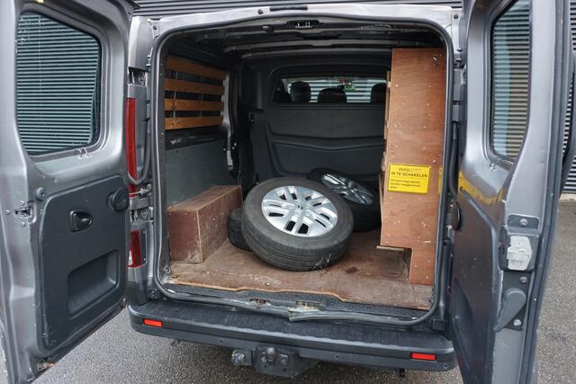 Renault TRAFIC 146pk Euro6 L2H1 Dubbele cabine 2x Schuifdeur Navi Trekhaak Cruise control 17" Velgen