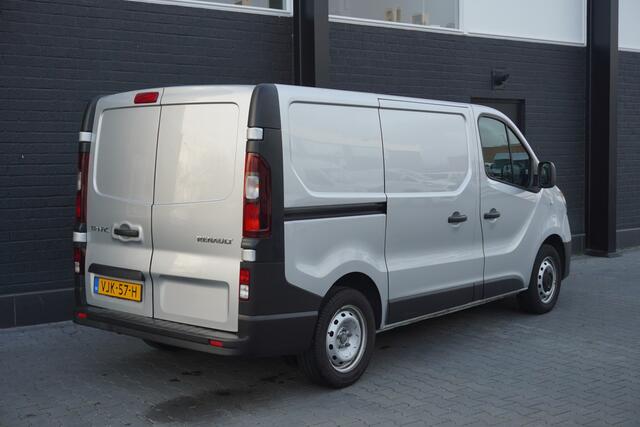 Renault TRAFIC 2.0 dCi 120PK 2x schuifdeur EURO 6 - Airco - Navi - Cruise - ¤11.950,- Excl.