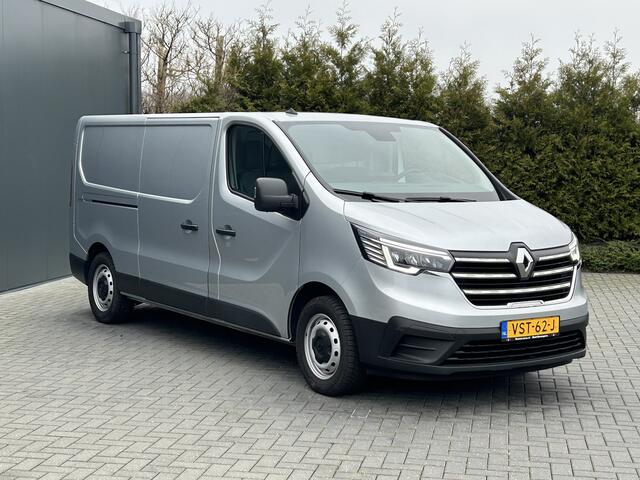 Renault TRAFIC 2.0 dCi / L2H1 / 1e EIG. / 54.177 KM !! / TREKHAAK / AIRCO / CRUISE / NAVI / APPLE CARPLAY / 3-ZITS / LED