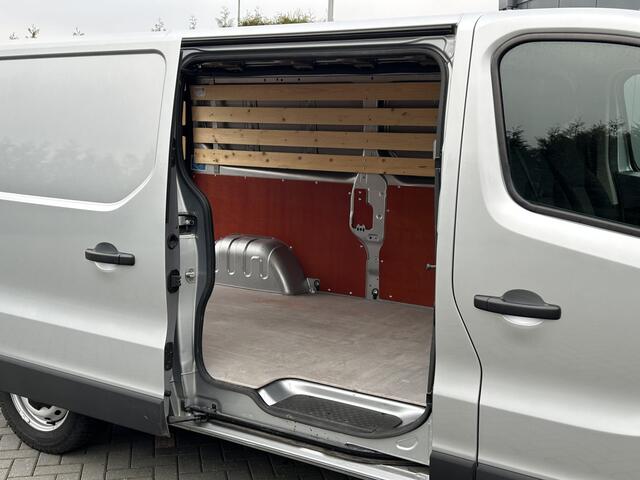 Renault TRAFIC 2.0 dCi / L2H1 / 1e EIG. / 54.177 KM !! / TREKHAAK / AIRCO / CRUISE / NAVI / APPLE CARPLAY / 3-ZITS / LED