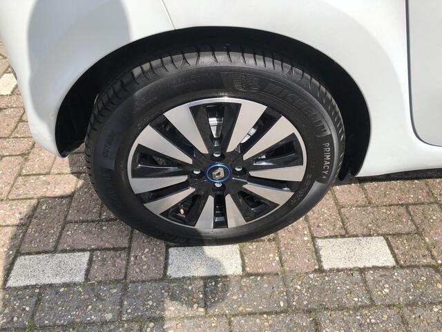 Renault TWINGO Z.E. R80 Intens / CLIMATE CONTROL / LICHTMETALEN VELGEN / APPLE CARPLAY / ANDROID AUTO