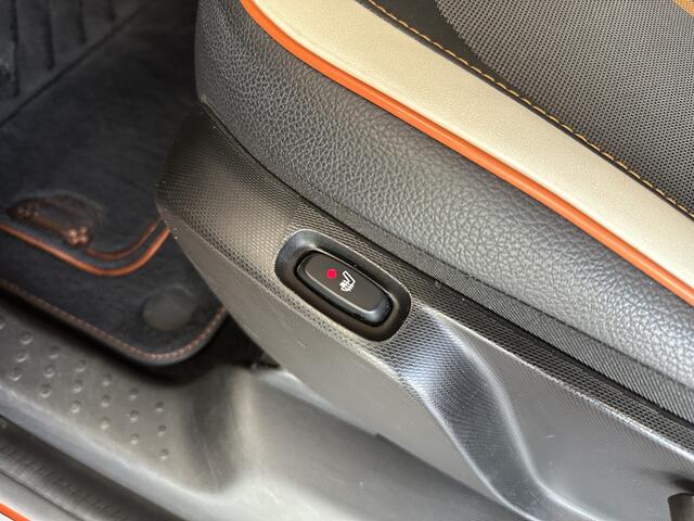 Renault TWINGO 0.9 TCe GT 110pk Navi | 17" | Camera | Bluetooth | PDC | Clima | Cruise Control | Complete historie aanwezig