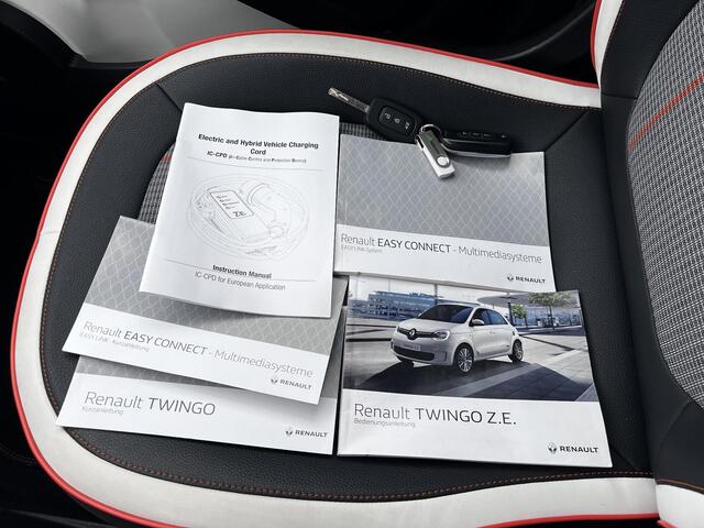 Renault TWINGO Z.E. R80 Série Limitée Vibes / Dealer onderhouden / Accu SoH 95,19 % / WLTP 186 km stad 261 km / Navigatie via Apple Carplay Android / Stoelverwarming / 16" LM wielen met All Season banden /