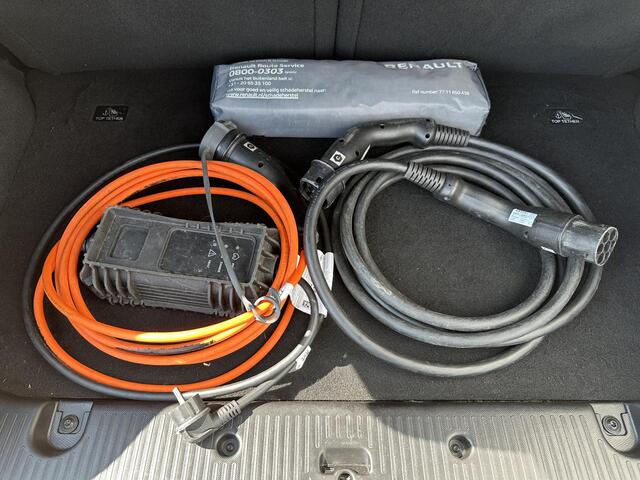 Renault TWINGO Z.E. R80 Collection / Apple carplay & Android auto / Climate control / Cruise control /