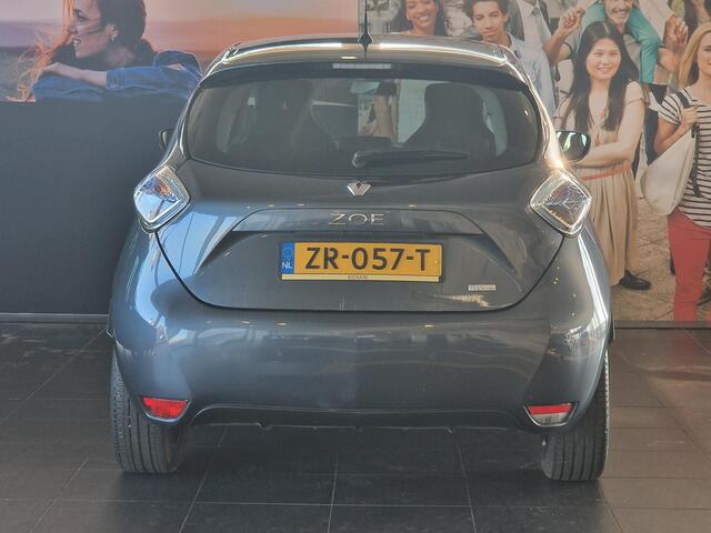 Renault ZOE R110 Iconic 41 kWh (ex Accu) NAVIGATIE | ACHTERUITRIJCAMERA | PARKEERSENSOREN ACHTER | CLIMATE CONTROL