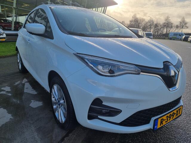 Renault ZOE E-TECH ELECTRIC R135 Intens 50 (KoopBatterij) / incl. BTW / excl. Overheidssubsidie CCS SNELLADER / Parkeersensoren V+A / Easy link Navi / Achteruitrijcamera / Airco / Keyless entry