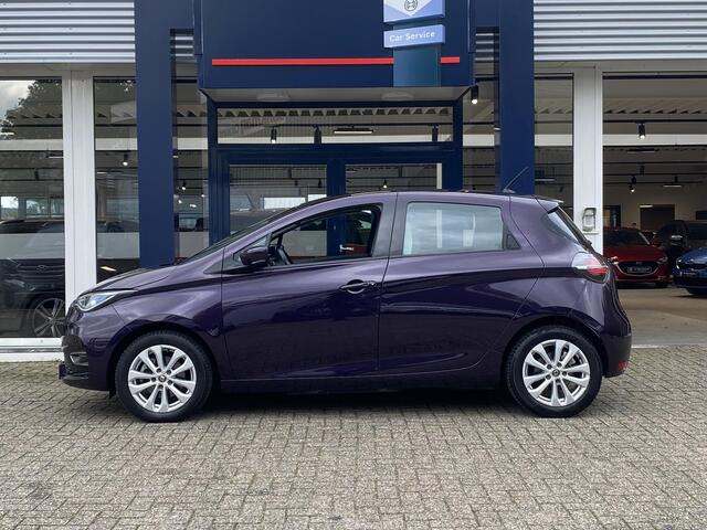 Renault ZOE R110 Life Carshare 52 kWh / 5-Deurs / Koop-Accu / 25.000 KM / Warmtepomp / 1e-Eigenaar / Cruise-Control / Climate-Control / Stoelverwarming / Stuurverwarming / Apple-Carplay & Android-Auto / Keyless / LED / DAB Radio-Bluetooth / Navi / PDC met Camera-Acht
