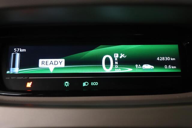 Renault ZOE R110 Bose 41 kWh (Accu huur) | BOSE audio | Camera | Leder | Climate control | Stoelverwarming | SoH 92,1% | 17"Lichtmetaal |