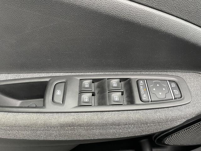 Renault ZOE R135 Intens Business 52 kWh / ACHTERUITRIJCAMERA / PARKEERSENSOREN / DODEHOEKSENSOREN / CRUISE CONTROL / APPLE & ANDROID CARPLAY