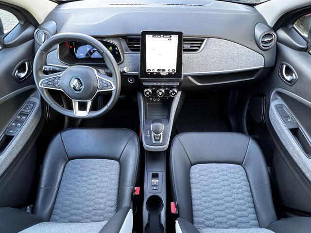 Renault ZOE R135 Intens Business 52 kWh / Dealer onderhouden / Koopaccu / SoH 97% / garantie tot 11-2028 < 160.000km / CCS snelladen / Navigatie groot scherm / Camera / 16" LM wielen /