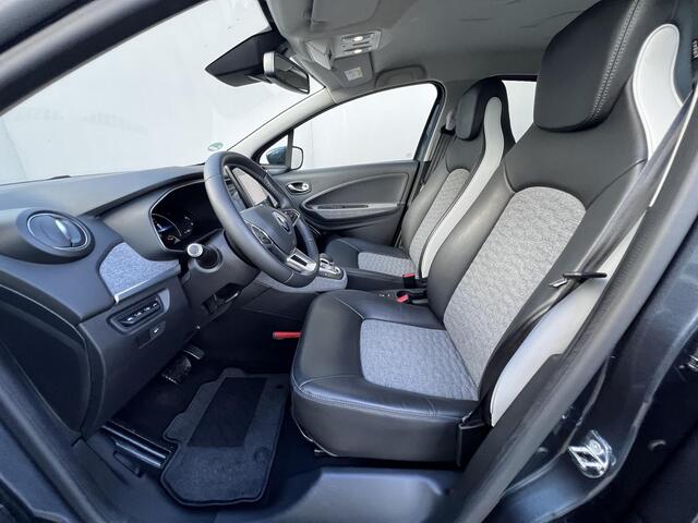 Renault ZOE R135 Intens Business 52 kWh / Dealer onderhouden / Koopaccu / SoH 97% / garantie tot 11-2028 < 160.000km / CCS snelladen / Navigatie groot scherm / Camera / 16" LM wielen /