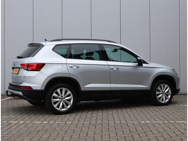 Seat ATECA 1.5 TSI Style | Trekhaak | Parkeercamera | Verwarmde voorruit | LED