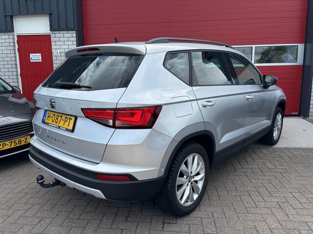 Seat ATECA 1.5 TSI Style Business Intense TREKHAAK / KEYLESS / FULL LED / CAMERA / NAVI / CLIMA / PDC / NL-AUTO