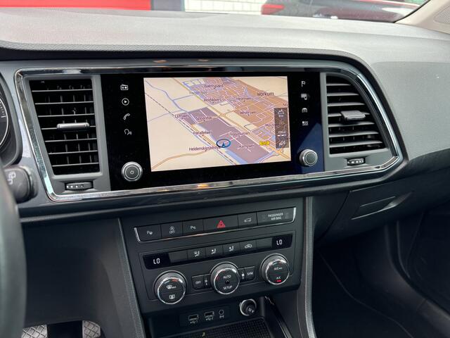 Seat ATECA 1.5 TSI Style Business Intense TREKHAAK / KEYLESS / FULL LED / CAMERA / NAVI / CLIMA / PDC / NL-AUTO
