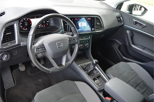 Seat ATECA 1.0 EcoTSI Virtual Cockpit | Carplay | a.Camera | LED koplampen | Metallic zwart | Getint glas | Climate | Cruise | LMV