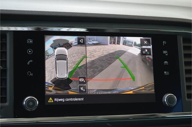 Seat ATECA 1.0 EcoTSI Virtual Cockpit | Carplay | a.Camera | LED koplampen | Metallic zwart | Getint glas | Climate | Cruise | LMV