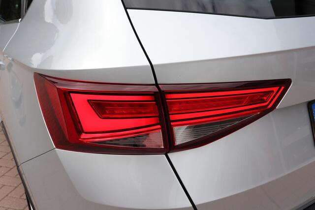 Seat ATECA 1.4 EcoTSI Xcellence Automaat. Panoramadak, dode hoek, navigatie.