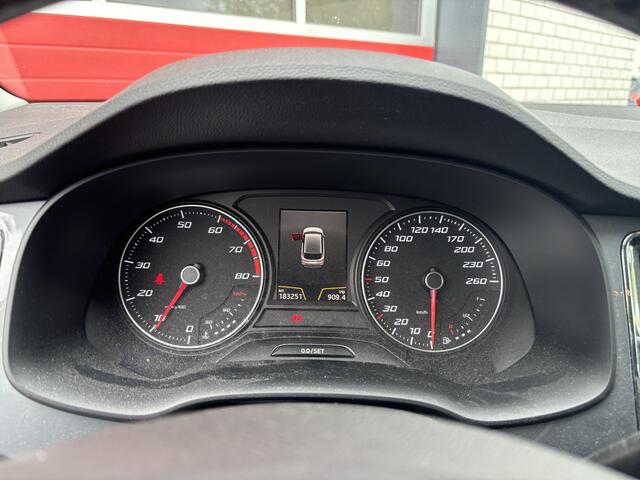 Seat ATECA 1.0 EcoTSI Style TREKHAAK / CAMERA / CARPLAY / NAVI / CLIMA / PDC / BLUETOOTH / CRUISE / NL-AUTO