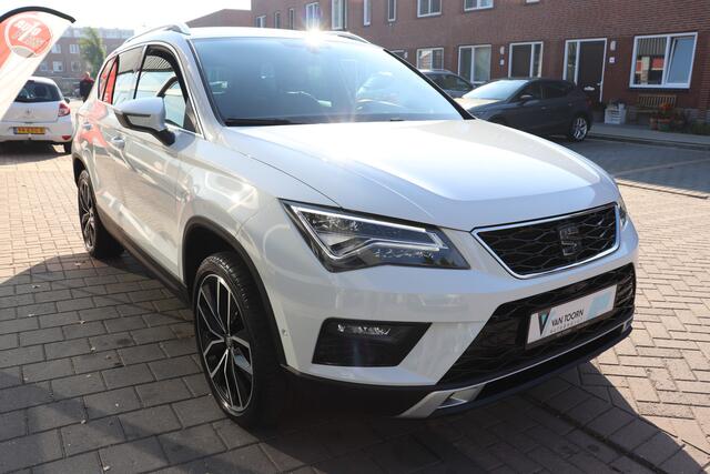 Seat ATECA 1.5 TSI Xcellence Business Intense. Wegklapbare trekhaak. Eerste eigenaar.