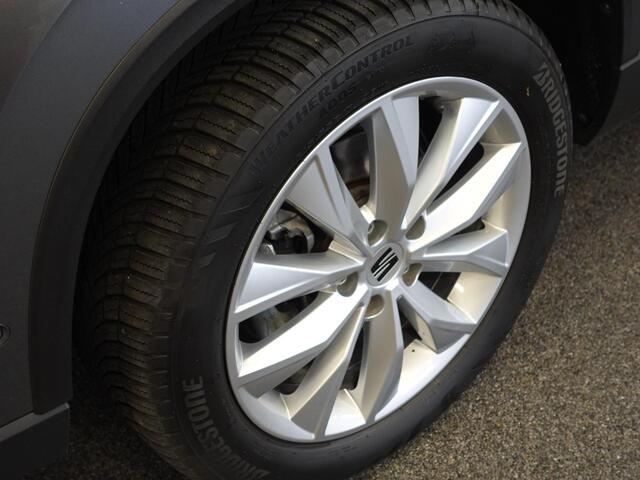 Seat ATECA 1.5 TSI Style Business Intense Airco Cruise Control Navi Virtual Cockpit Privacy Glass PDC VA Camera