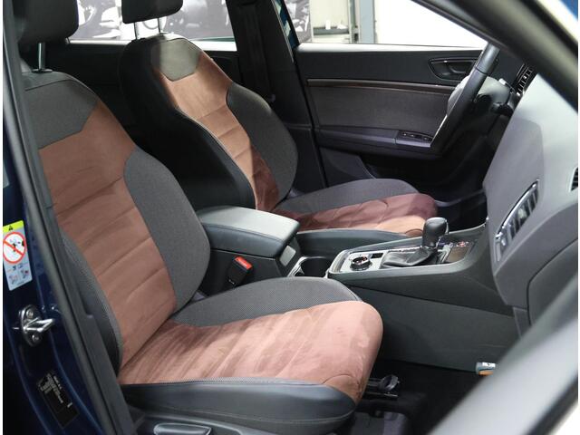 Seat ATECA 150PK Xcellence Intense | 1ste eigenaar | AppleCarPlay/AndroidAuto | Climate Control | Stoelverwarming | Trekhaak | 360'Camera | Glazen dak | LED lampen | Keyless | 18"LMV | AUTOMAAT | Isofix | Privacy Glass | Elektrische achterklep |