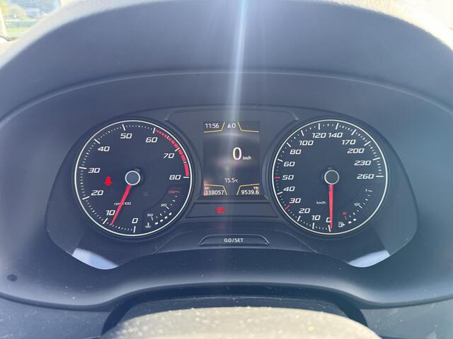 Seat ATECA 1.4 EcoTSI Business | navi | trekhaak | carplay | camera | park-assist |